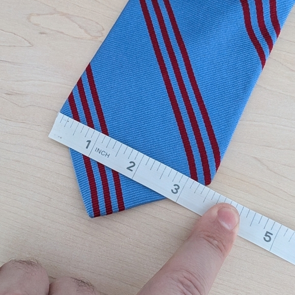 Brooks Brothers Blue and Red Striped Silk Tie - Picture 7 of 7